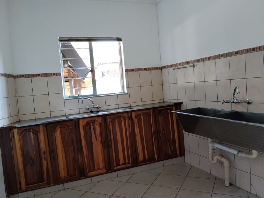 To Let 3 Bedroom Property for Rent in Oos Einde North West
